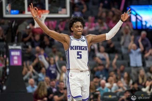 局势对他更 局势对他更